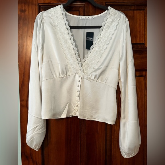 NWT ABERCROMBIE BLOUSE - Picture 1 of 2